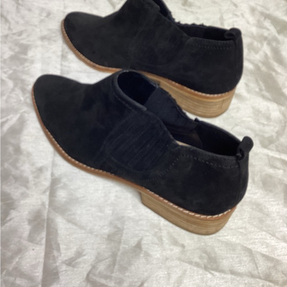 ALDO, BLACK SUEDE BOOTIE - Picture 3 of 4